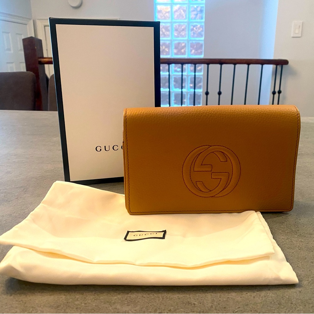 Gucci wallet on chain